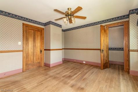 17709 Crestland Road Cleveland OH 44119