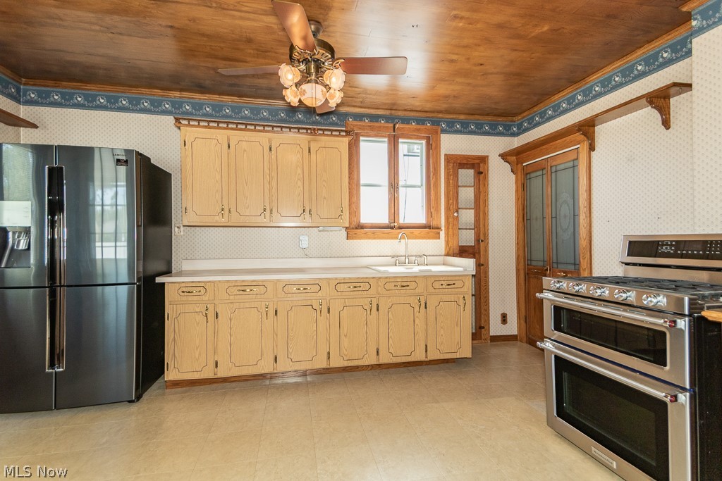 17709 Crestland Road Cleveland OH 44119