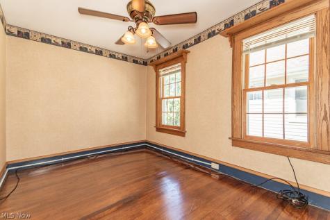 17709 Crestland Road Cleveland OH 44119