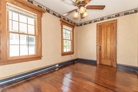 17709 Crestland Road Cleveland OH 44119