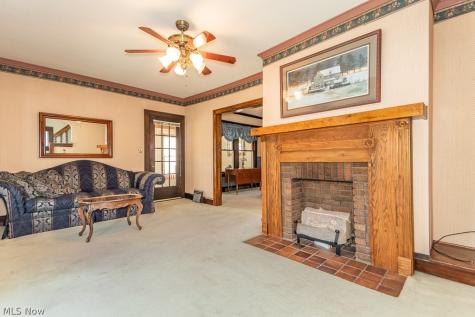 17709 Crestland Road Cleveland OH 44119