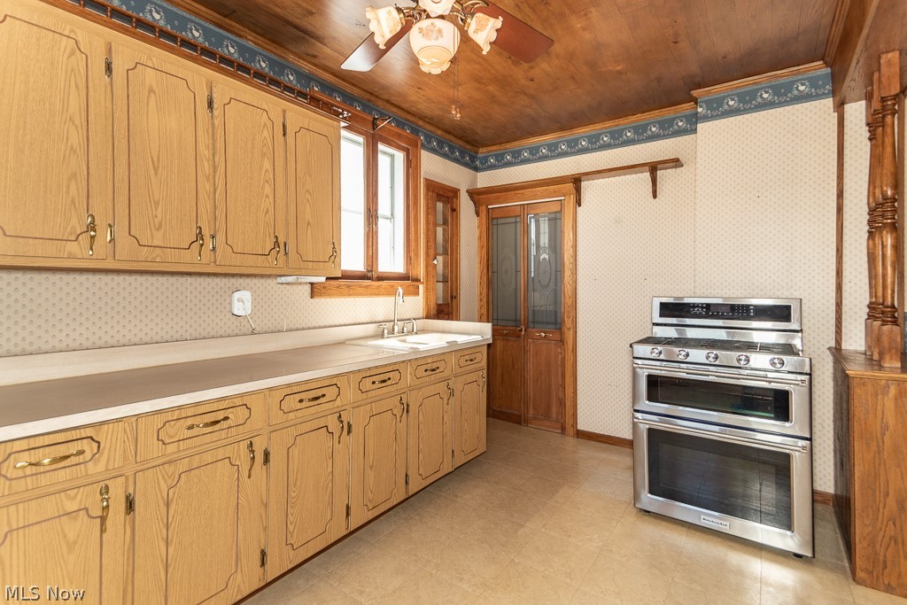 17709 Crestland Road Cleveland OH 44119