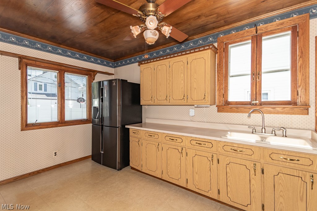 17709 Crestland Road Cleveland OH 44119