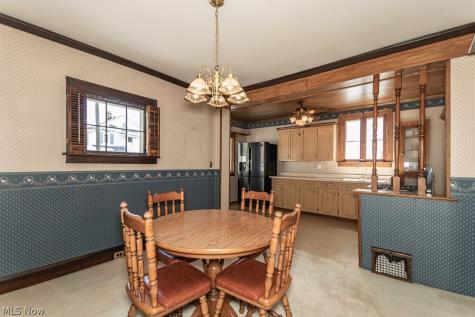 17709 Crestland Road Cleveland OH 44119