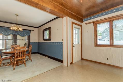 17709 Crestland Road Cleveland OH 44119