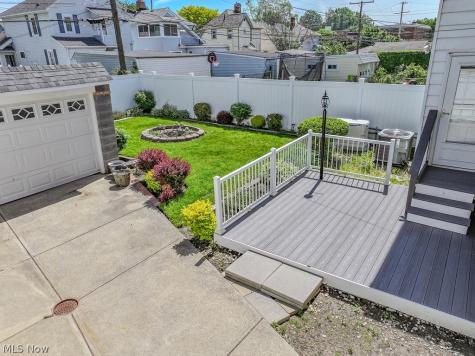 17709 Crestland Road Cleveland OH 44119