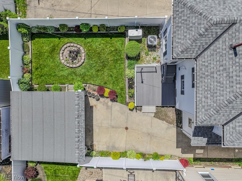17709 Crestland Road Cleveland OH 44119