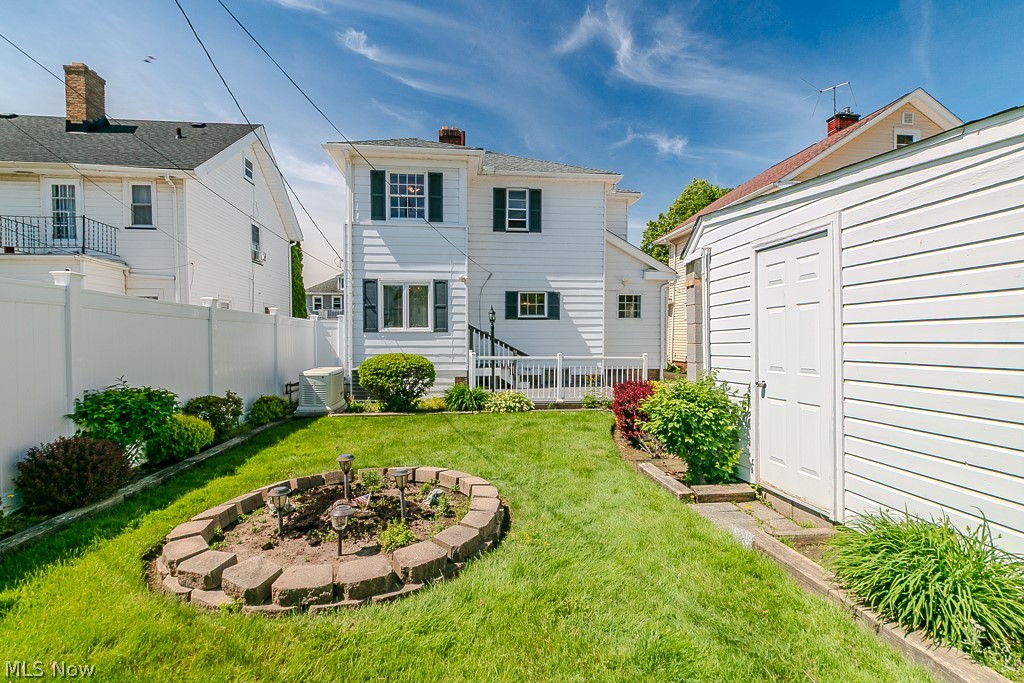 17709 Crestland Road Cleveland OH 44119