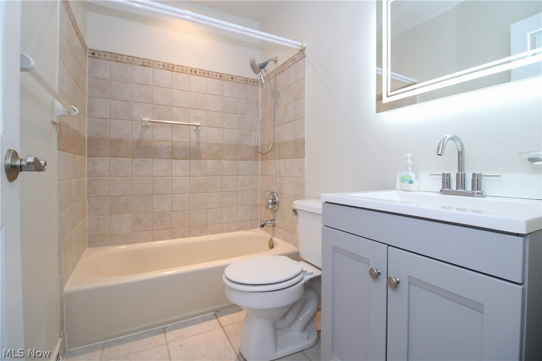 4071 Burgett Lane Canfield OH 44406