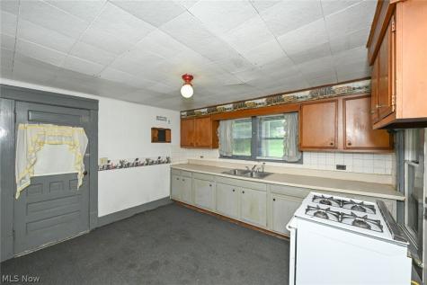893 Norton Avenue Barberton OH 44203