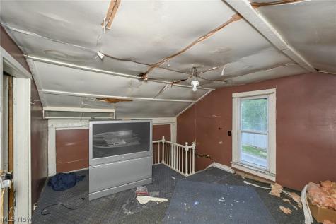 893 Norton Avenue Barberton OH 44203
