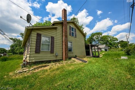 893 Norton Avenue Barberton OH 44203