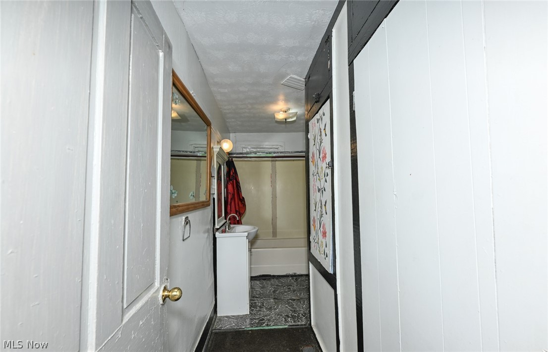 893 Norton Avenue Barberton OH 44203