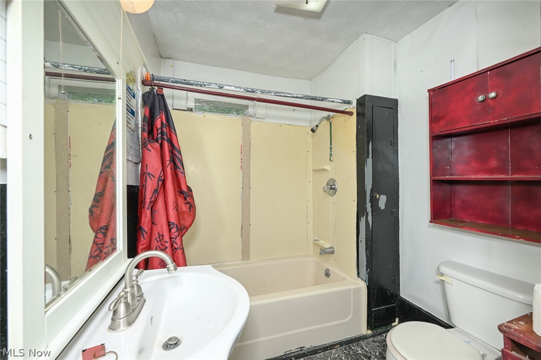 893 Norton Avenue Barberton OH 44203