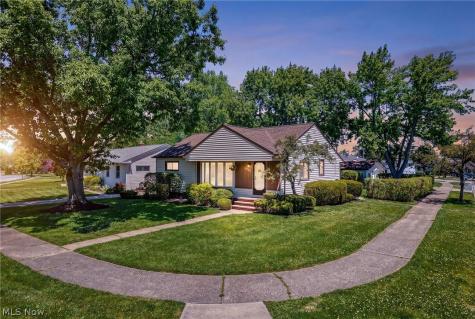 1759 Chelmsford Road Mayfield Heights OH 44124