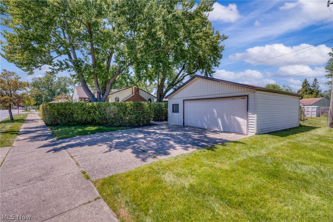 1759 Chelmsford Road Mayfield Heights OH 44124