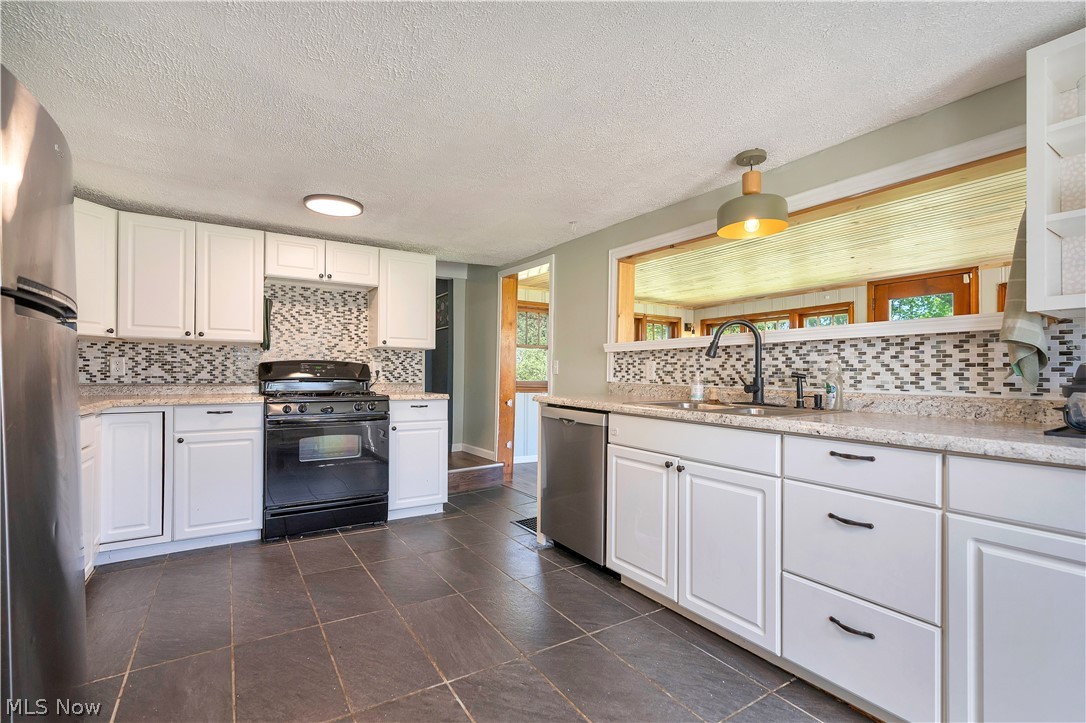 1548 Vanderhoof Road Barberton OH 44203