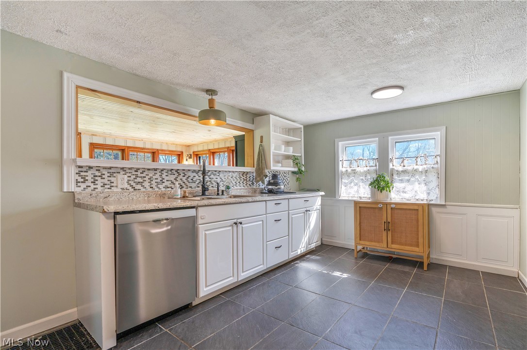 1548 Vanderhoof Road Barberton OH 44203