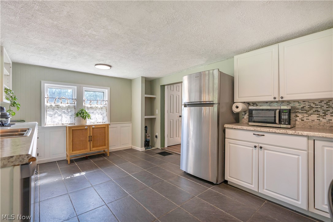 1548 Vanderhoof Road Barberton OH 44203