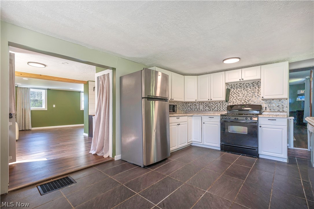 1548 Vanderhoof Road Barberton OH 44203