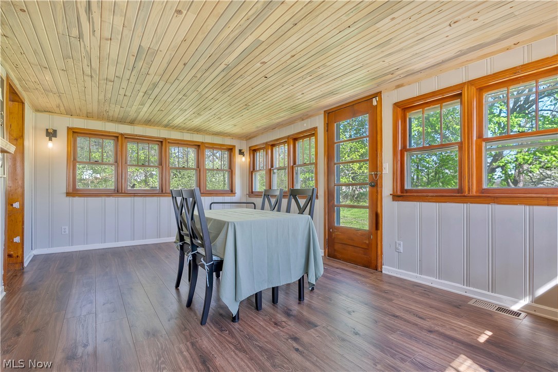 1548 Vanderhoof Road Barberton OH 44203