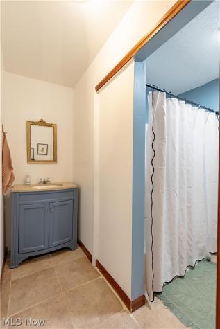 1548 Vanderhoof Road Barberton OH 44203