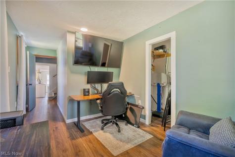 1548 Vanderhoof Road Barberton OH 44203
