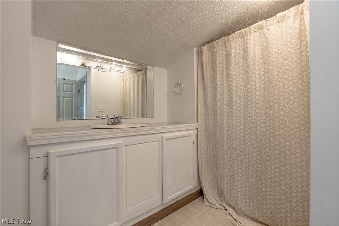 1548 Vanderhoof Road Barberton OH 44203
