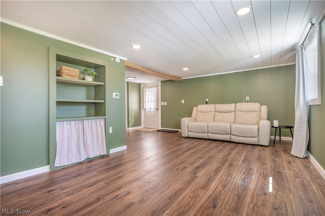 1548 Vanderhoof Road Barberton OH 44203