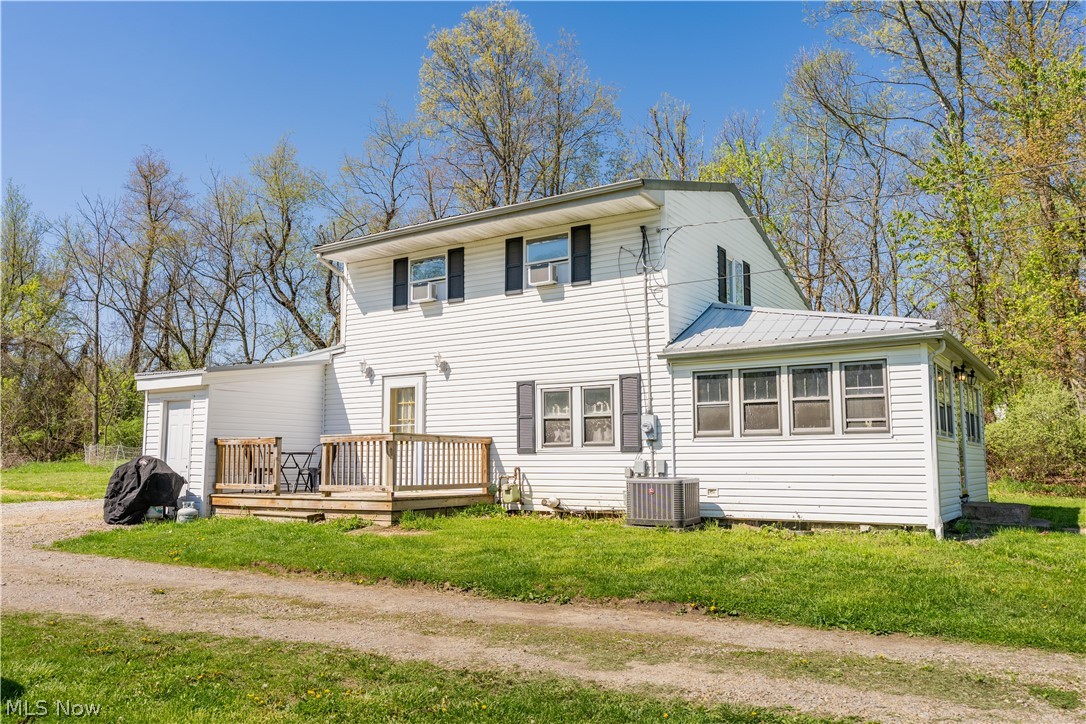 1548 Vanderhoof Road Barberton OH 44203