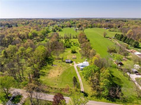 1548 Vanderhoof Road Barberton OH 44203