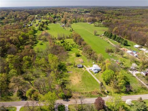 1548 Vanderhoof Road Barberton OH 44203