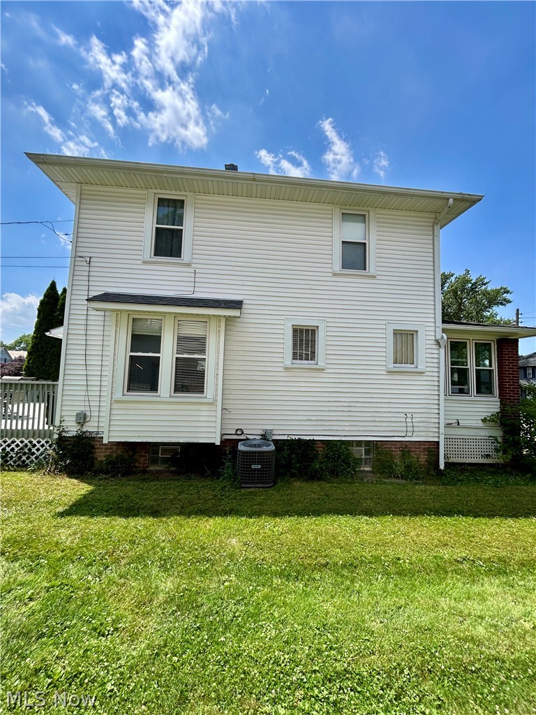 365 W Indiana Avenue Sebring OH 44672