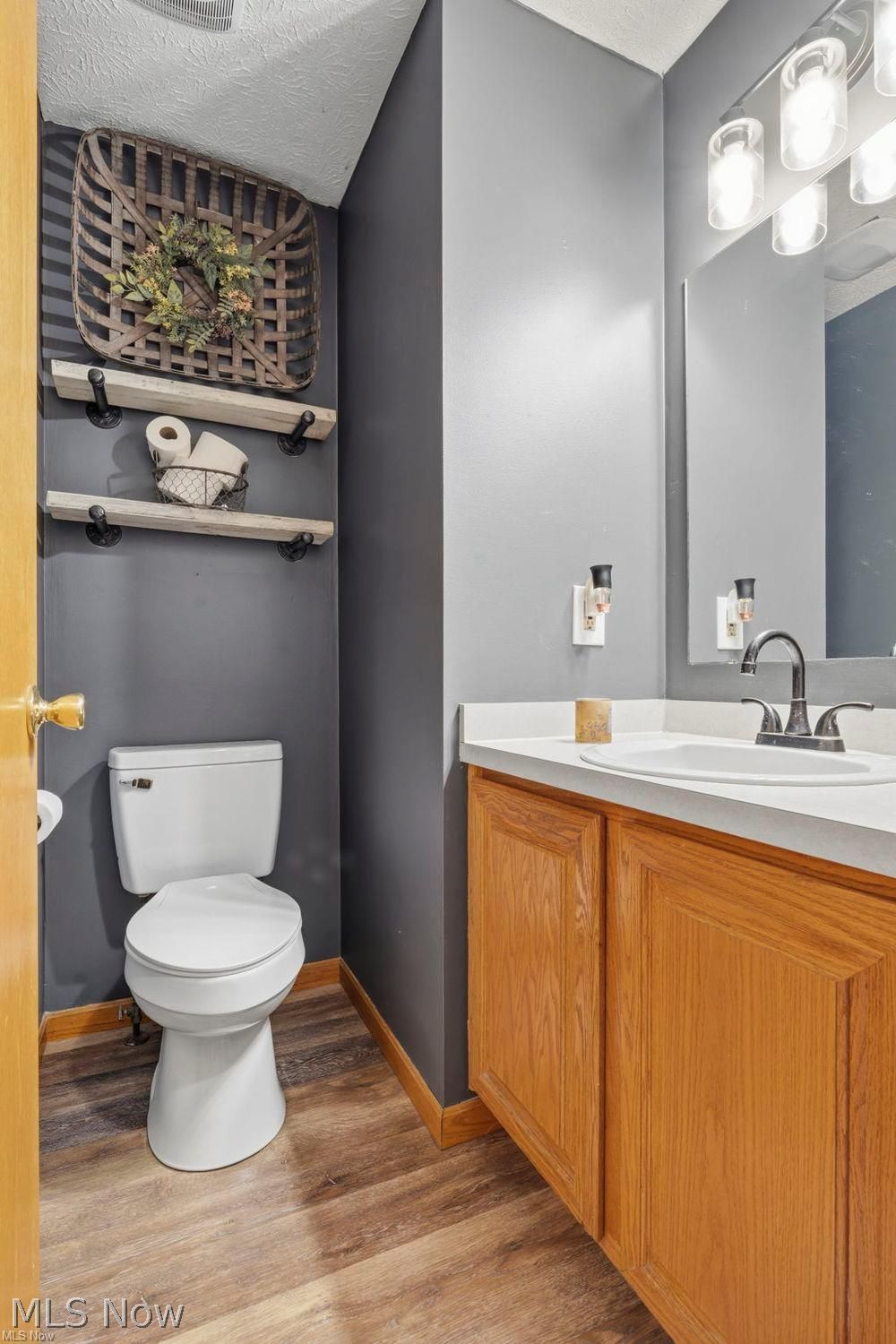 1275 Cheverton Avenue Louisville OH 44641