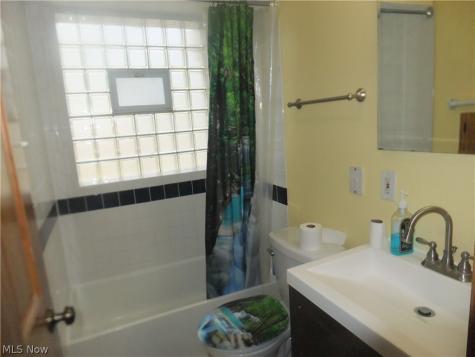 12927 Grannis Road Garfield Heights OH 44125