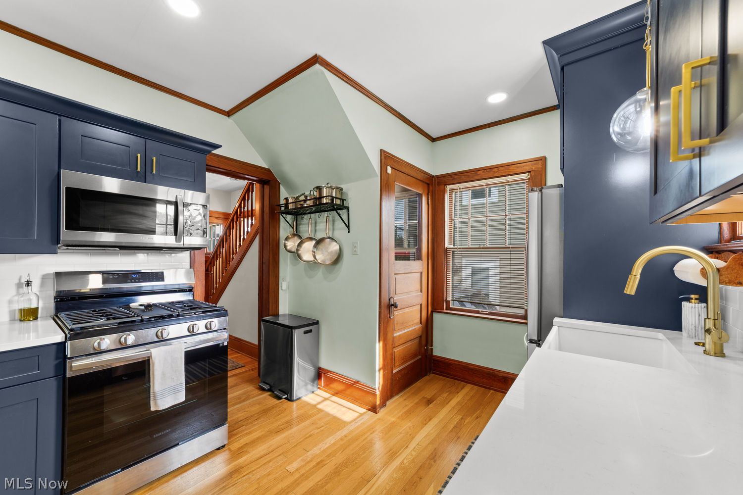 2085 Brown Road Lakewood OH 44107
