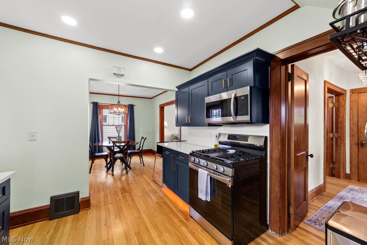 2085 Brown Road Lakewood OH 44107