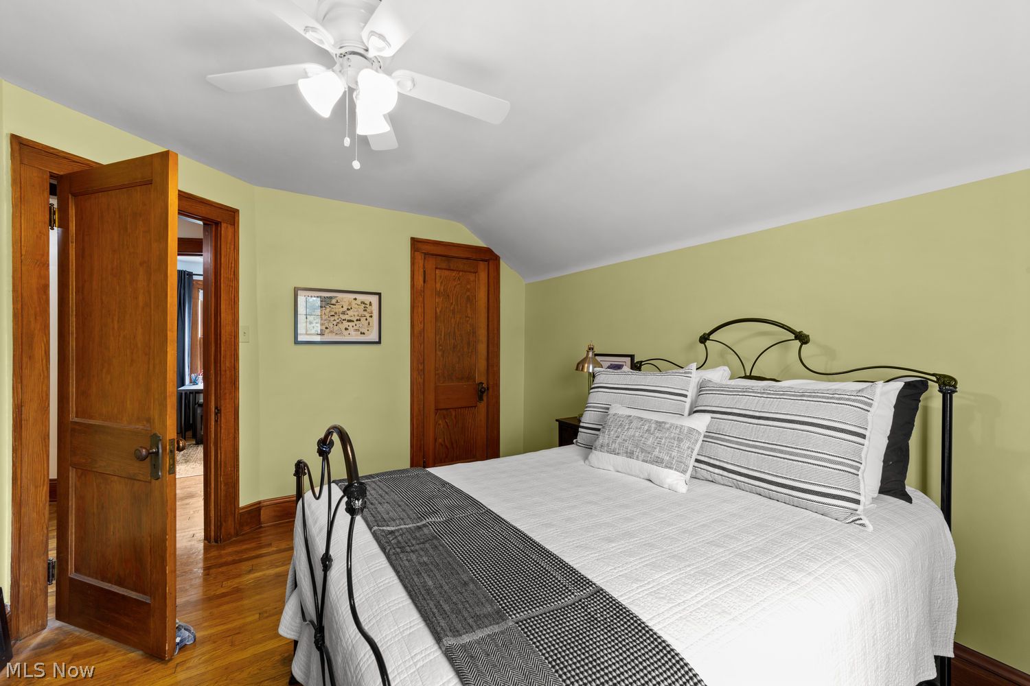 2085 Brown Road Lakewood OH 44107