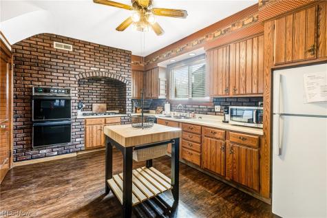 106 Neil Street Niles OH 44446
