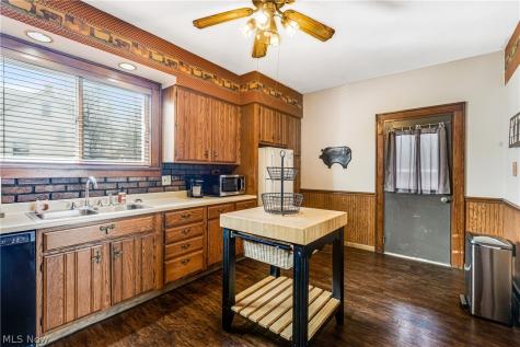 106 Neil Street Niles OH 44446
