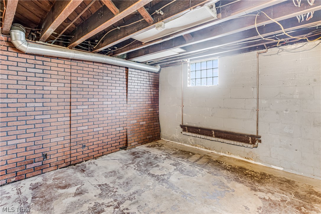 106 Neil Street Niles OH 44446