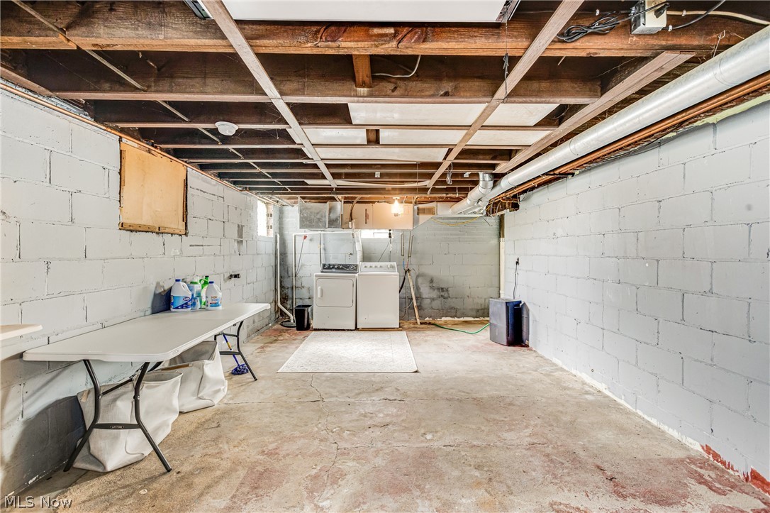 106 Neil Street Niles OH 44446