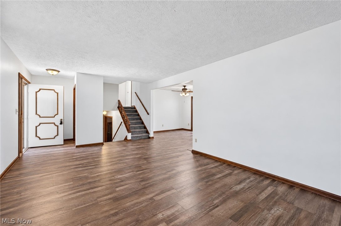 11021 William Penn Avenue NE Hartville OH 44632