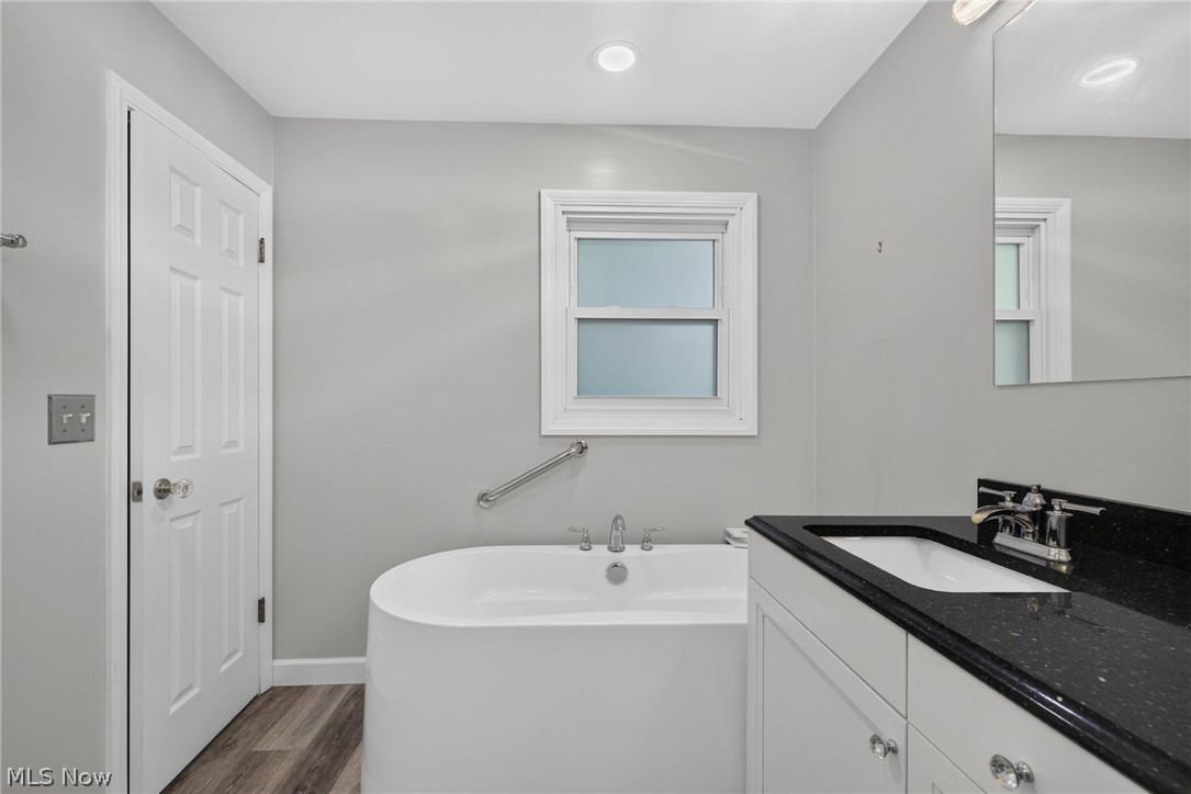 11021 William Penn Avenue NE Hartville OH 44632