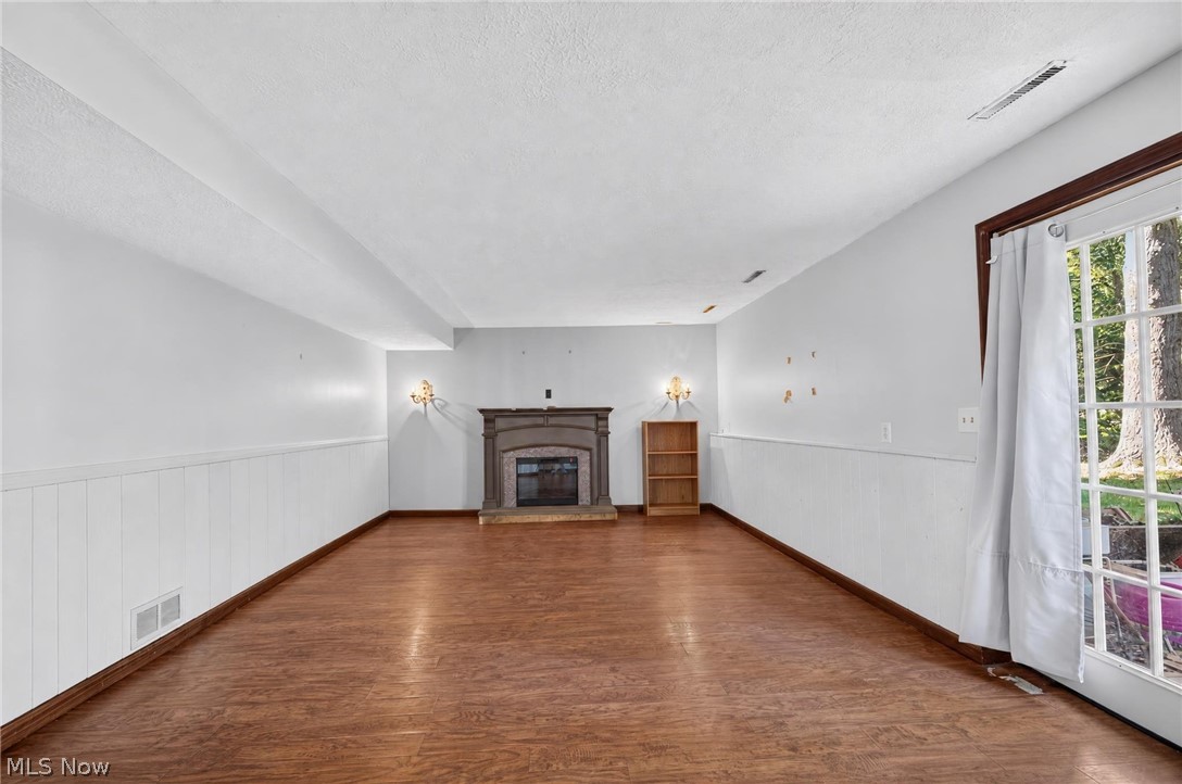 11021 William Penn Avenue NE Hartville OH 44632