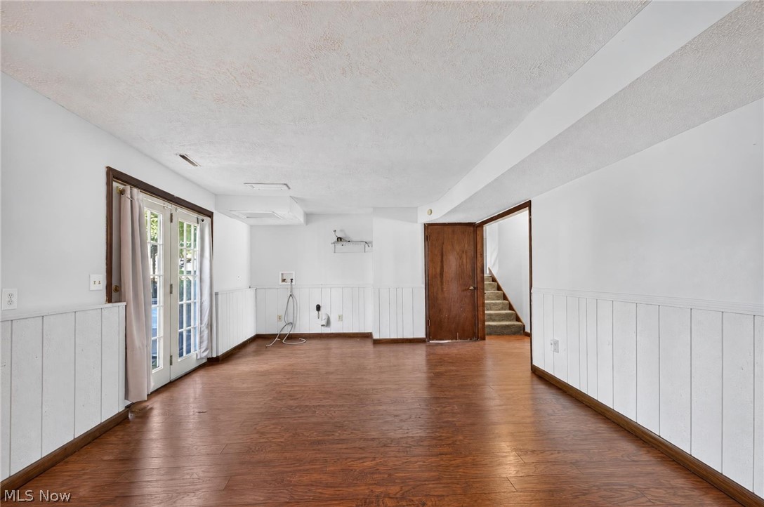 11021 William Penn Avenue NE Hartville OH 44632