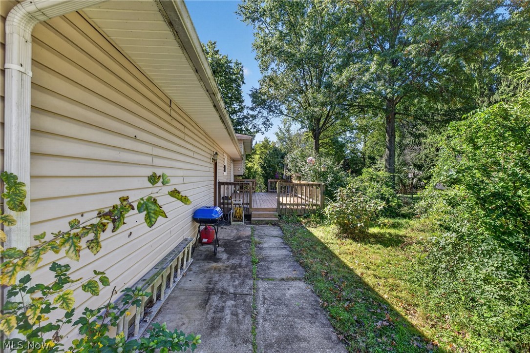 11021 William Penn Avenue NE Hartville OH 44632