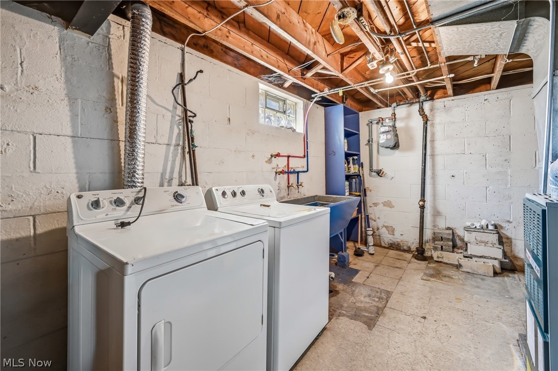 47 Renee Drive Struthers OH 44471