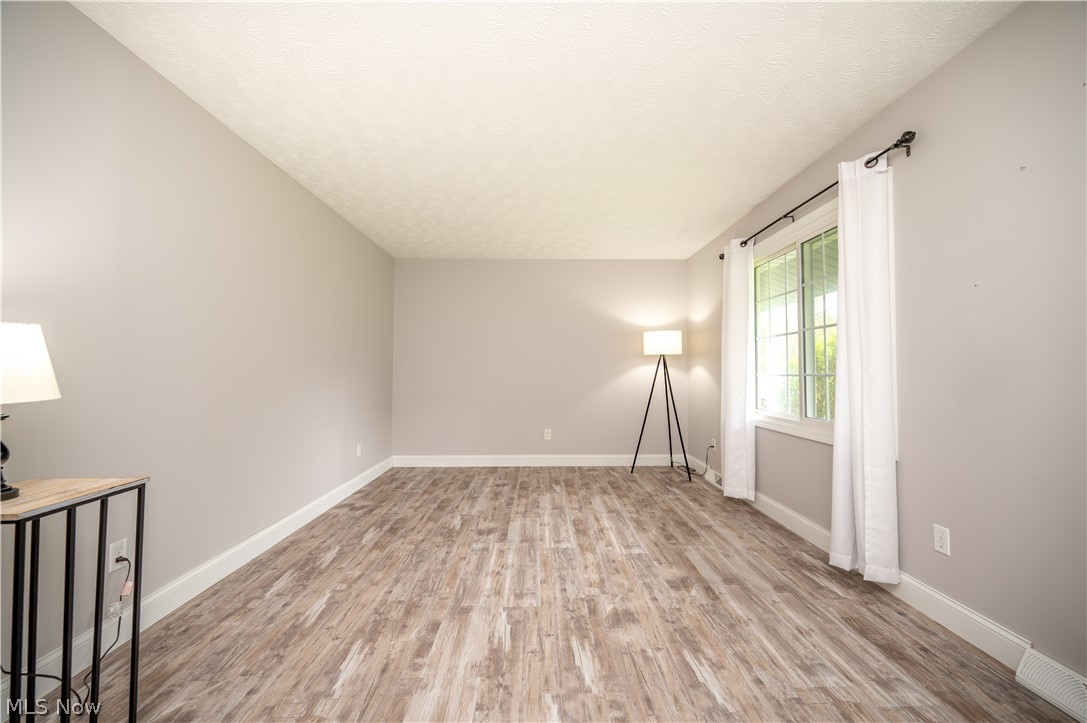 4829 New Road Austintown OH 44515