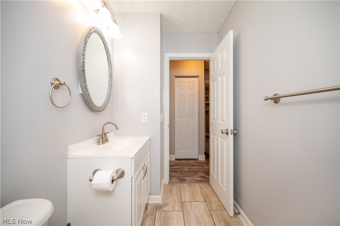 4829 New Road Austintown OH 44515